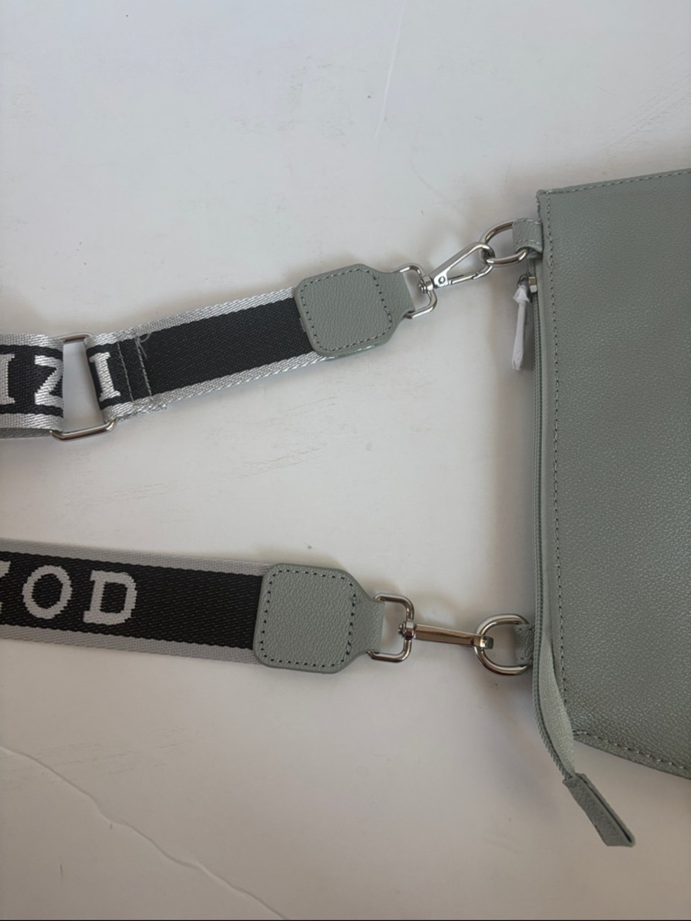 Izod sage green pebbled faux leather crossbody bag w removable adjustable strap - Picture 9 of 15